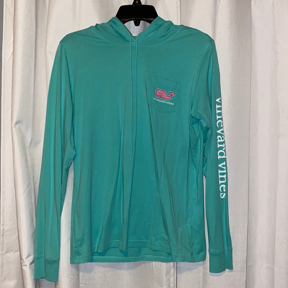 Vineyard Vines light pull over with Hood